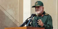 سرلشکر سلامی: بسیج با تمام قوت برای مقابله با کرونا وارد شود/ قرارگاه‌های مقابله با کرونا در همه استان‌ها تشکیل شود