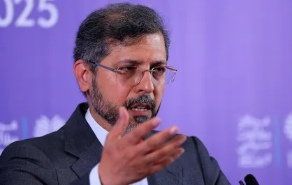 پس از پذیرش آتش&zwnj;بس لبنان، بر اساس توافق اعلام شد که عبور&zwnj;های تجاری از تنگه هرمز تسهیل شود، اما طرف آمریکایی این روند را مختل کرد