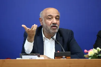وزیر کار: در حوزه بیمه کارگری گزارش تکان&zwnj;دهنده&zwnj;ای استخراج شده است / اقدامات جدید برای افزایش حقوق کارگران و کارمندان
