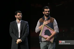 هنرمند برگزیده جبهه فرهنگی انقلاب