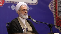 آیت‌الله اعرافی: پیچ تاریخی کنونی نیازمند هوشیاری و پایداری حداکثری است/استکبار جهانی با همه ابزارهای پیشرفته به میدان آمده بود