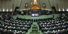 یوسف‌نژاد در جمع خبرنگاران: هیچ استیضاحی در دستور کار مجلس قرار ندارد