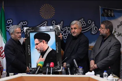 نشست نظام حقوقی حاکم بر تنگه هرمز برگزار شد/ مردانی: محاصره دریایی ایران از سوی دشمن جنایتکار، پیگیری حقوقی شود