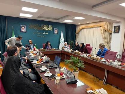 از اقلام تبلیغاتی مستند &laquo;رویای ناتمام&raquo; در معاونت امور زنان و خانواده نهاد ریاست جمهوری رونمایی شد