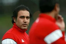 مهدوی کیا: کره و ژاپن جای ایران را در لیگ‌های معتبر اروپایی گرفته‌اند / فرزند خانواده مرفه، فوتبالیست بزرگی نشده است