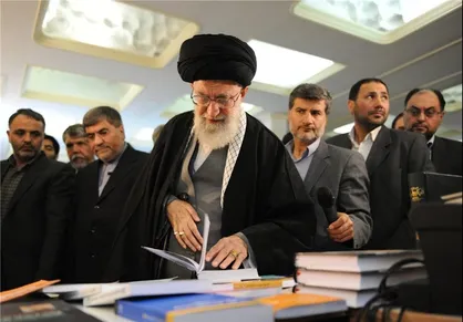 توصیه جالب رهبر انقلاب درباره کتاب&zwnj;خوانی + عکس