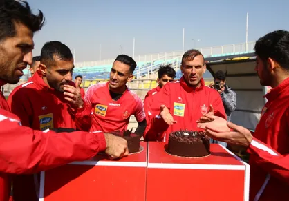 از تمرین و جشن تولد تا استقبال بازیکنان پرسپولیس از کودک بلوچ