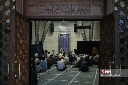 جلسه تدبر در قران در مسجد دانشگاه تهران