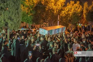 پیکر پاک و مطهر شهید مدافع حرم بی سر عبد الله اسکندری شامگاه جمعه چهاردهم مردادماه 1401 در جمع عزاداران حسینی کانون رهپویان وصال شیراز با حضور چشمگیر مردم قدرشناس شیراز تشییع شد.