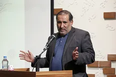 «عزیزی» از ستون‌های شعر انقلاب است