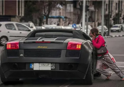 کدام سیاست&zwnj;های اقتصادی دولت موجب تشدید شکاف طبقاتی شد