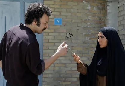 نجلا، اهالی کجا؟