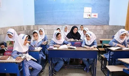 فعالیت مدارس ابتدایی در استان تهران به استثنای فیروزکوه، ملارد، رباط کریم و قرچک شنبه و یکشنبه ۱۵ و ۱۶ آذرماه غیرحضوری شد / طرح زوج و فرد پابرجاست/ادارات دایر است