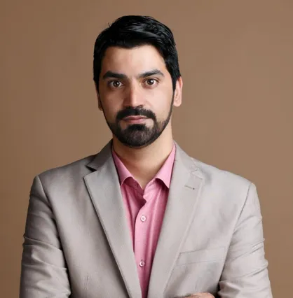 معتمدی: بازار سیاه فروش مجوز، نشانه&zwnj;ی رانت رسمی در نظام مجوزدهی / ضرورت توسعه دولت الکترونیک