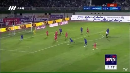 شوت دیدنی ابوالفضل جلالی که با برخورد به تیر دروازه پرسپولیس به بیرون رفت