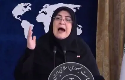 تذکر مهاجرانی به یک خبرنگار: کدام انزوا کدام ضعف؟ / ایران قدرتمند بوده و در حوزه&zwnj;های مختلف مقتدرانه ایستاده است