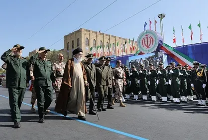 فرمانده کل قوا: زلزله ویرانگر ۱۵ مهر شکست &laquo;غیرقابل ترمیم&raquo; برای صهیونیست&zwnj;هاست / دست و بازوی طراحان هوشمند و جوانان فلسطینی را می&zwnj;بوسیم + فیلم