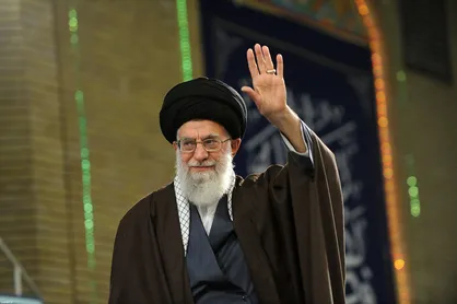 وزارت اطلاعات باید صد در صد انقلابی بماند و انقلابی عمل کند
