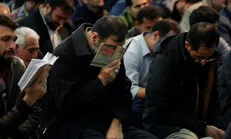 دانشجویان، طلاب و مردم اراک برای تصویب نشدن لوایح FATF دعای کمیل می خوانند