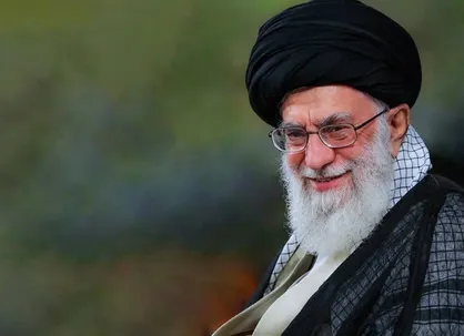 رهبر انقلاب: گلایه از دشواری معیشت و برخی اختلالات در رأی&zwnj;گیری نتوانست بر عزم ملت فائق آید / به مردم شادباش می&zwnj;گویم