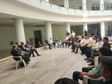 علی‌نژاد پای صحبت تیراندازان اعزامی به ناگویا نشست