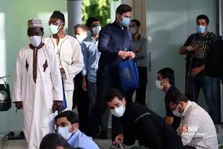اقامه نماز عید فطر در مسجد دانشگاه تهران
