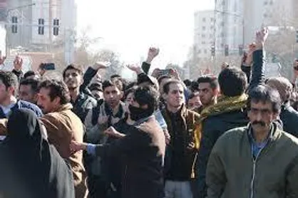 مشکل گرانی با هزینه گزاف سفرهای مسئولان حل نمی&zwnj;شود/ نیروهای انقلابی برای حل مشکلات وارد عمل شوند
