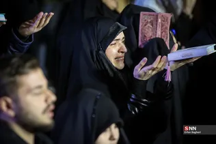 مراسم احیاء شب بیست و سوم ماه رمضان در میدان انقلاب اسلامی تهران