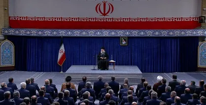 دیدار جمعی از فرماندهان نیروی هوایی و پدافند هوایی ارتش با رهبر انقلاب|فیلم کامل