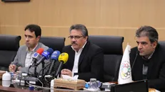 گمرک رسما اعلام کند، آمار صادرات غیرنفتی را اصلاح می‌کنیم