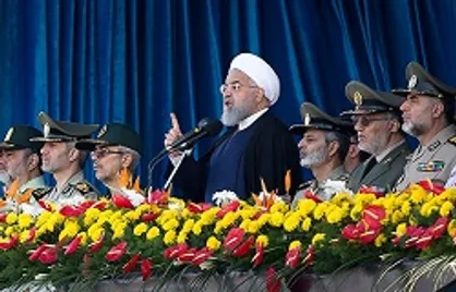 روحانی در رژه ۳۱ شهریور: حاضریم از خطا&zwnj;های گذشته همسایگان بگذریم/ نسبت&zwnj;دادن حوادث منطقه به ایران دروغ است