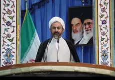 امام جمعه ایلام: مقابله با گرانی‌های بی‌ضابطه و حفظ انسجام ملی، اولویت امروز کشور است