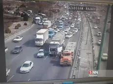 ترافیک سنگین شرق به غرب آزادگان به دلیل خرابی یکدستگاه تریلی کشنده