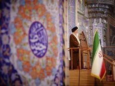 امام جمعه مشهد: مراقب فریب پوسته مذاکره باشید/ مذاکره با آمریکا ماهیت جنایتکار آنان را تغییر نمی‌دهد