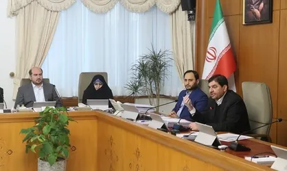 مخبر: کار کردن در محلات کم برخوردار مثل باز کردن معبر در میدان مین است