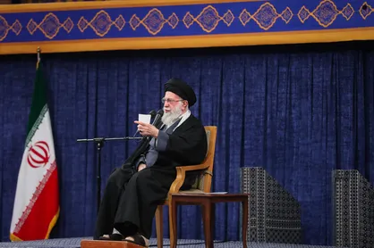 رهبر انقلاب: ملت ایران مجرمان داخلی و بین&zwnj;المللی این فتنه را رها نخواهد کرد+ فیلم
