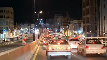 ولایتمداران بام ایران اقتدار خود را با رژه خودرویی نشان دادند+ فیلم