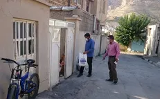 بسته‌های پروتئینی از سوی جهادگران دانشگاه آزاد ایلام بین نیازمندان توزیع شد