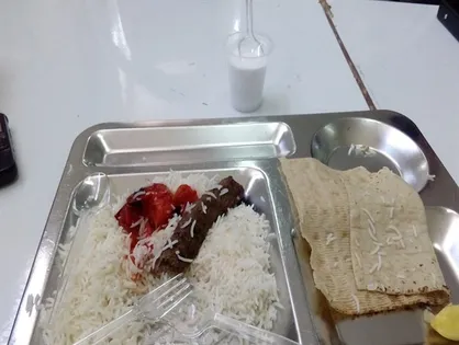 وقتی درمانگاه دانشگاه به غیرخوابگاهیان خدمات نمی&zwnj;دهد!/ از کیفیت پایین غذا رنج می&zwnj;بریم