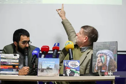 نشست خبری میشل کُلُن نویسنده و خبرنگار بلژیکی