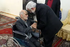 شما مصداق آیه «إِنَّ الَّذینَ قالوا رَبُّنَا اللَّهُ ثُمَّ استَقاموا» هستید/ در برابر امثال شما احساس کوچکی می‌کنم