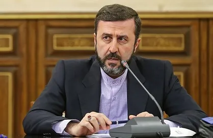 انتقاد غریب آبادی از حمایت جاوید رحمان از حکم دادگاه سوئد علیه حمید نوری
