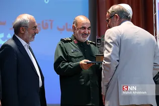 آیین بزرگداشت استاد تراز انقلاب اسلامی 