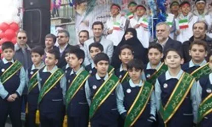 برپایی ۱۰ غرفه آموزش و پرورش تهران در مسیر راهپیمایی ۲۲ بهمن