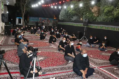 حضور دانشجویان غیر ایرانی دانشگاه امام خمینی (ره) قزوین در مراسم عزاداری امام حسین (ع)