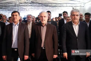 از راست: سورنا ستاری معاون علم و فناوری رییس جمهور - سعید نمکی وزیر بهداشت - عزیز الله شهبازی استاندار البرز