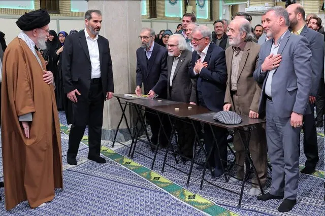 دیدار شعرا با رهبری انقلاب