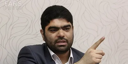مجری برنامه &laquo;پیک بامدادی&raquo; رادیو برکنار شد