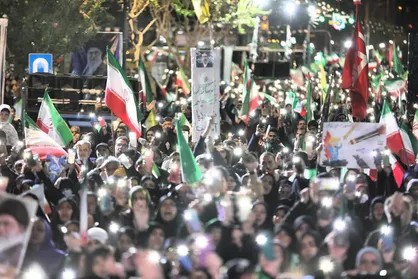 ایران رهبر دارد؛ رهبر ایران دارد/ سی و هفتمین شب از اجتماع مردمی &laquo;شب&zwnj;های اقتدار&raquo; + تصاویر
