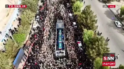 قمی&zwnj;ها پیکر مطهر رهبر شهیدشان را در آغوش گرفتند